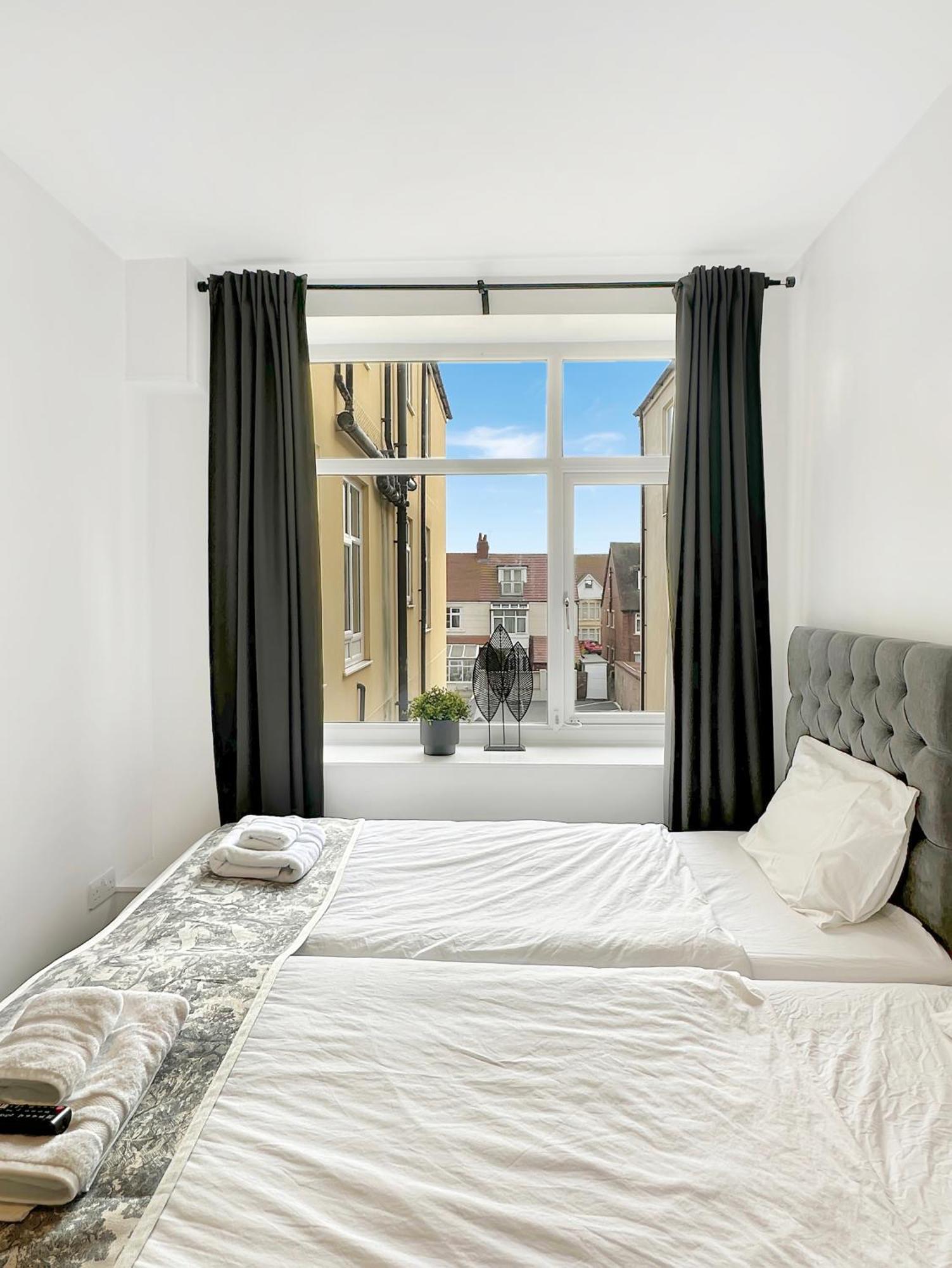 Granada Apartments Queen'S Promenade Blackpool Ngoại thất bức ảnh