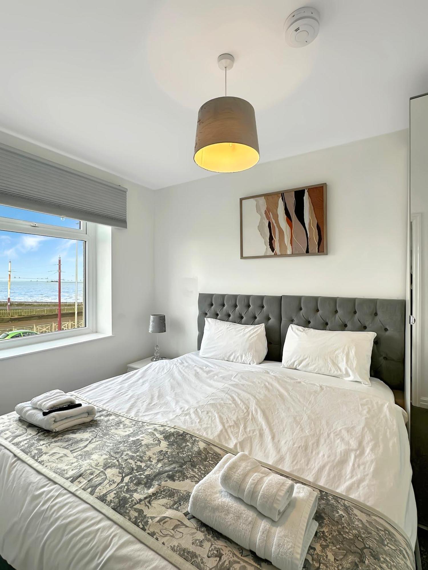Granada Apartments Queen'S Promenade Blackpool Ngoại thất bức ảnh