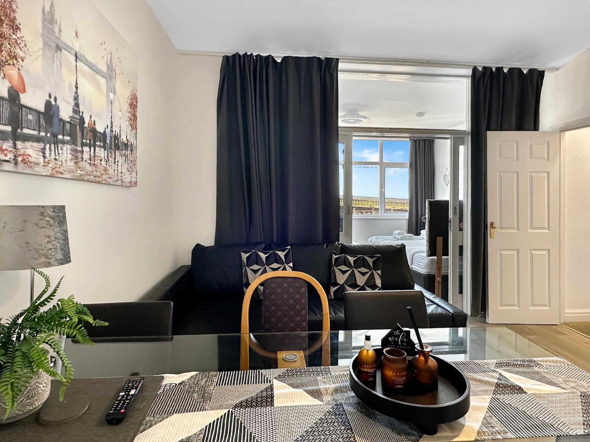 Granada Apartments Queen'S Promenade Blackpool Ngoại thất bức ảnh