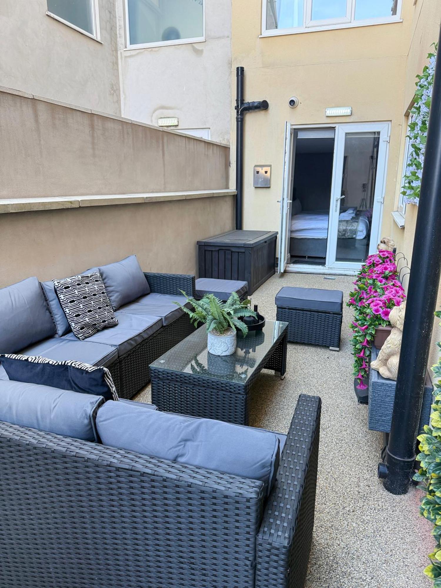 Granada Apartments Queen'S Promenade Blackpool Ngoại thất bức ảnh